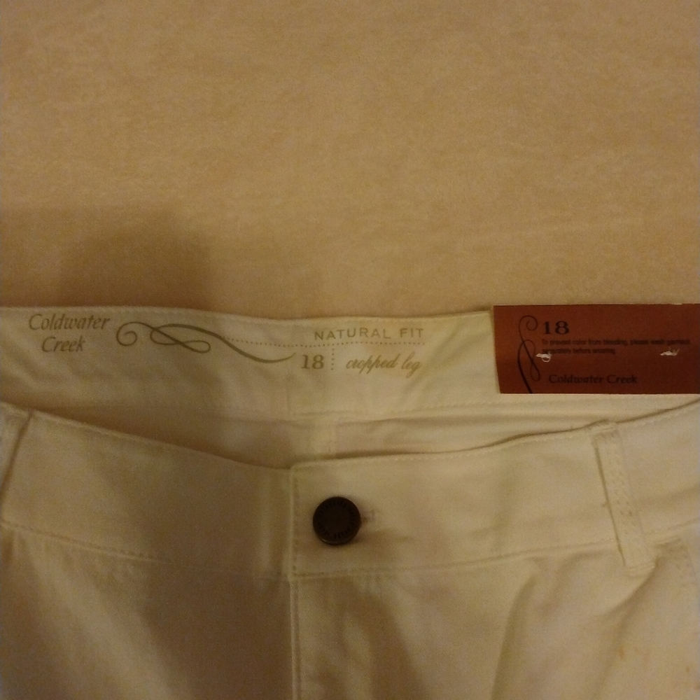 Coldwater Creek white bi stretch crop pants. NET. Size 18